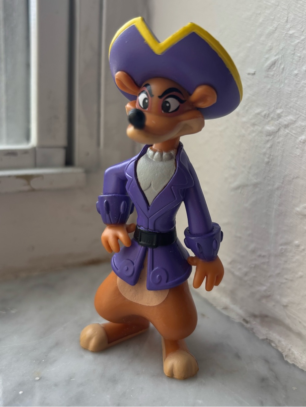 Disney Mickey Mouse Funhouse Wheezelene
Figure - Pirate Outfit
